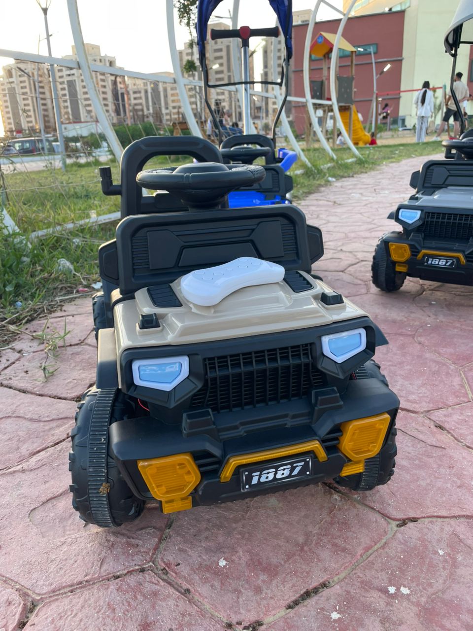 mini car electrique jupe